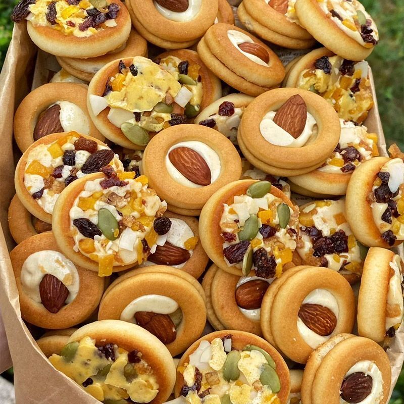 坚果披萨小饼小吃芝士夹心牛扎饼干网红爆款小零食休闲食品办公室