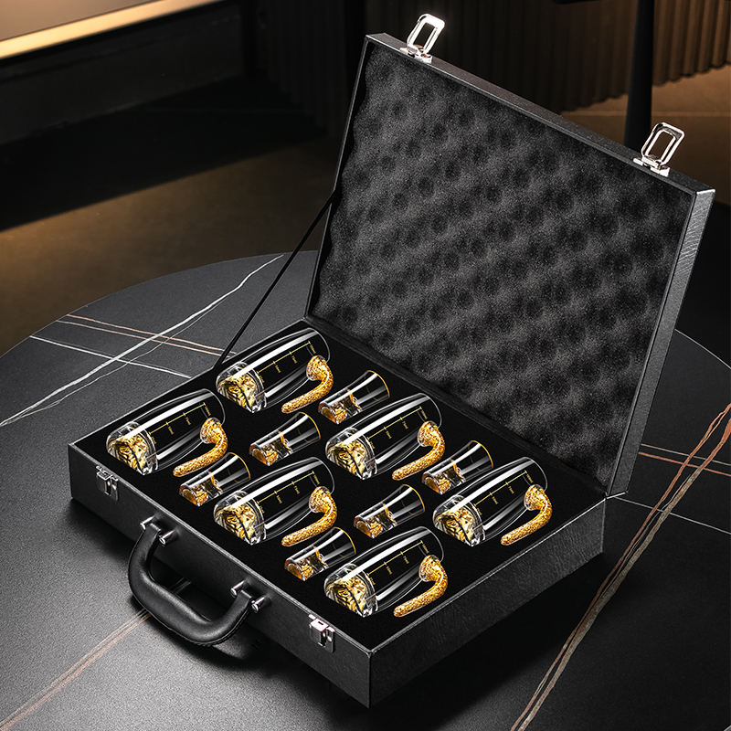 轻奢高档白酒杯礼盒套装家用金箔分酒器小一口杯水晶玻璃奢华酒具