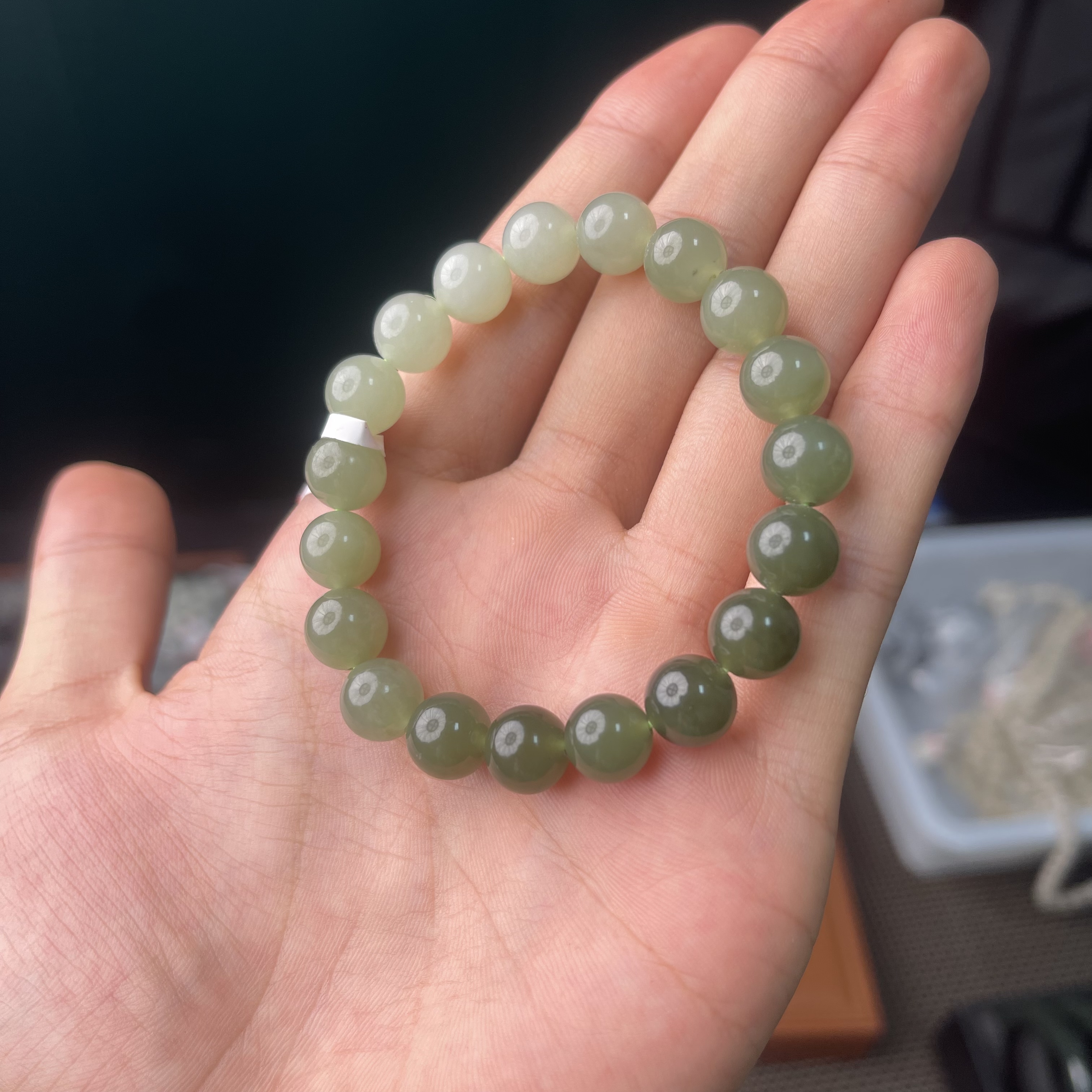每一刻玉高冰湖水绿渐变圆珠卡10DW326玉手串精美时尚女士单圈
