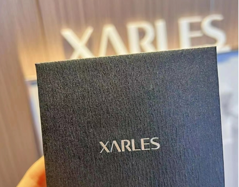 XARLES 铜合金仿珍珠胸针 字母cd蝴蝶珍坠褶皱哑光j胸针