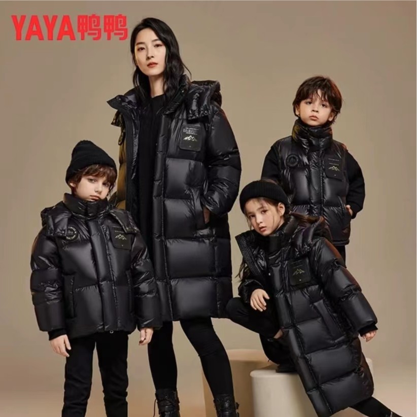 YAYA/鸭鸭黑金中长款羽绒服亲子童装气质儿童保暖外套潮流时尚