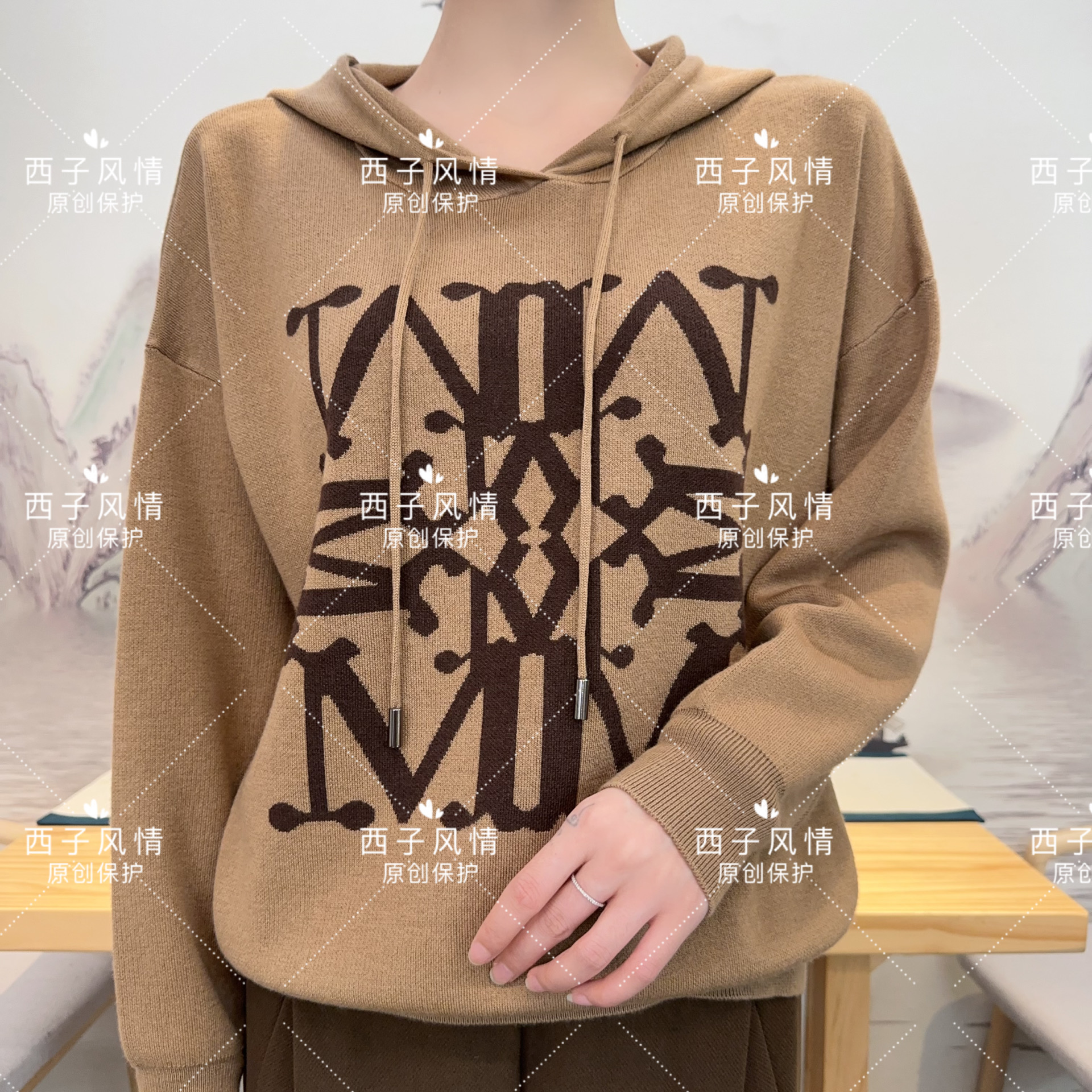 西子家  M款字母定位花时尚连帽套头针织毛衣毛衫
