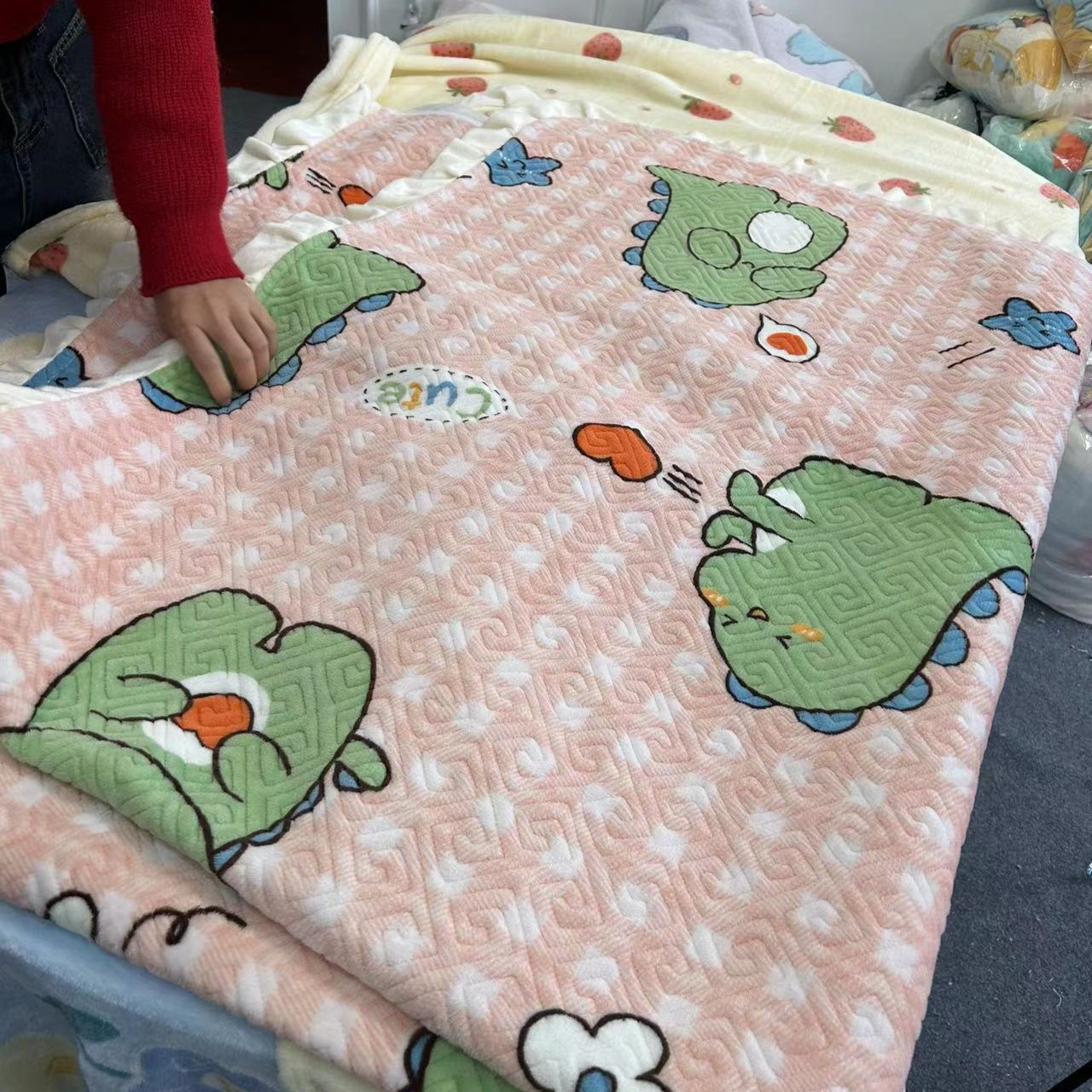 小恐龙床盖亲肤透气