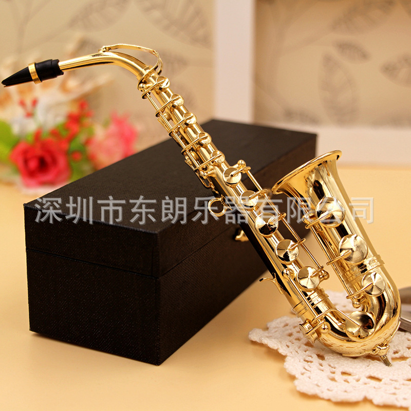 迷你萨克斯模型摆件乐胸针西洋乐器铜质次中音萨克斯创意礼物礼品