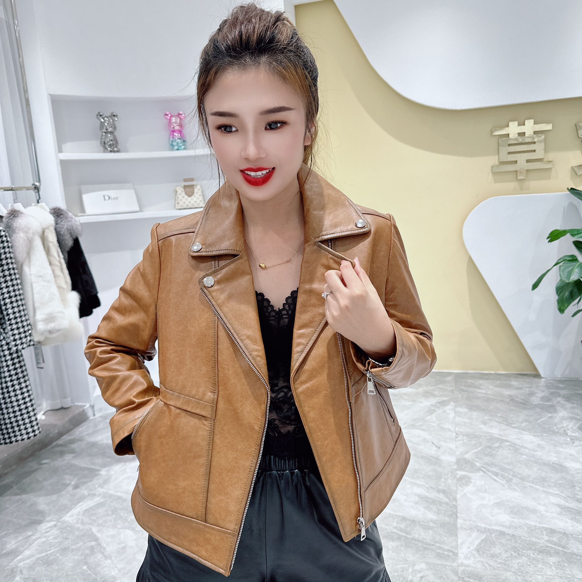 海宁新款百搭网红时尚韩版秋季短款真皮显瘦休闲女士翻领气质皮衣