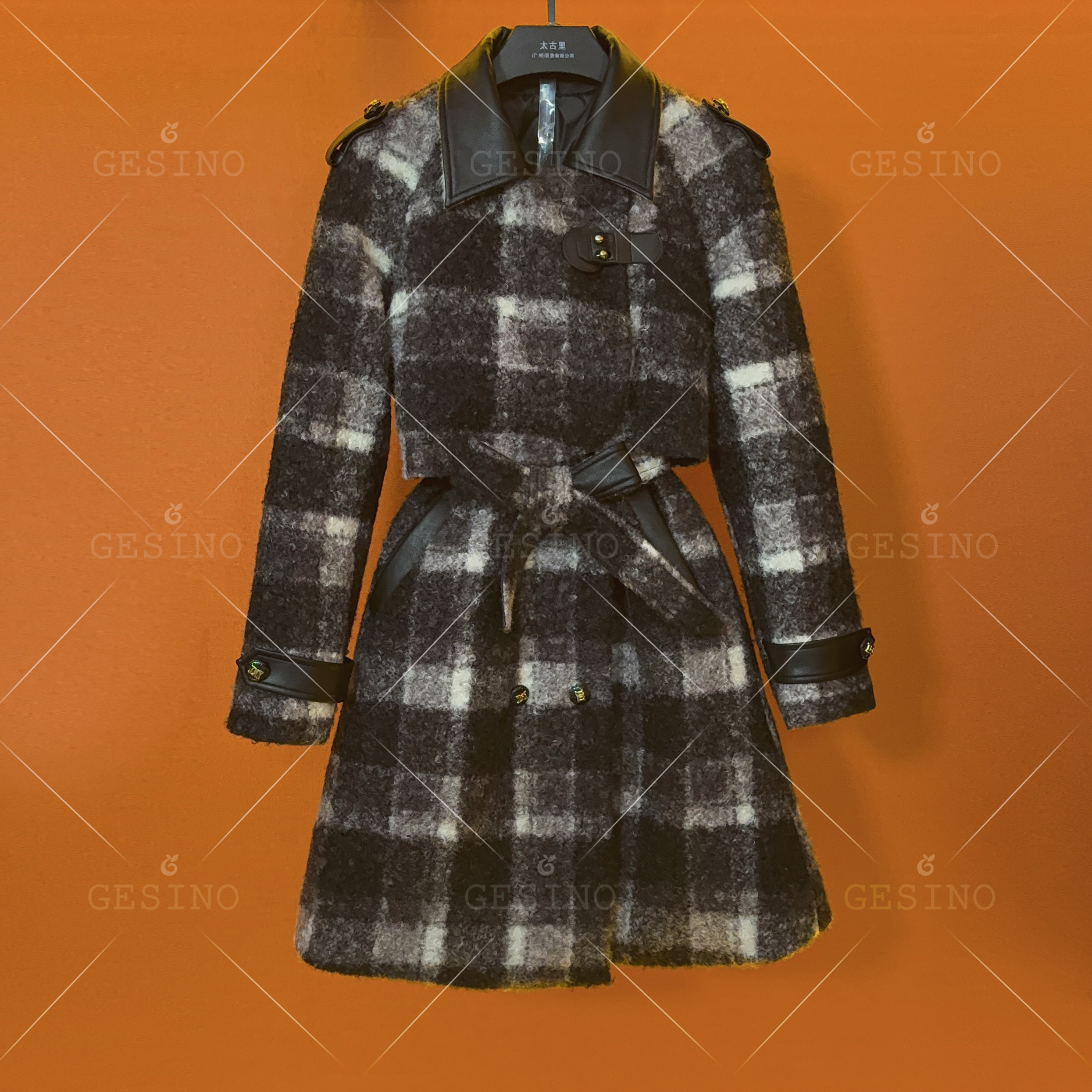 【现货】编码 秋冬高奢丨优雅轻奢款法式黑白格设计外套 G-0279