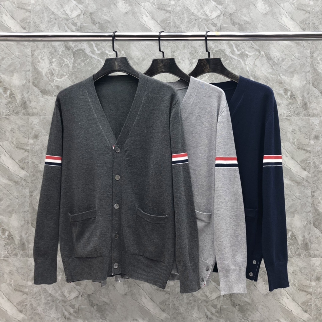 【三色双袖】时尚潮流针织开衬针织衫