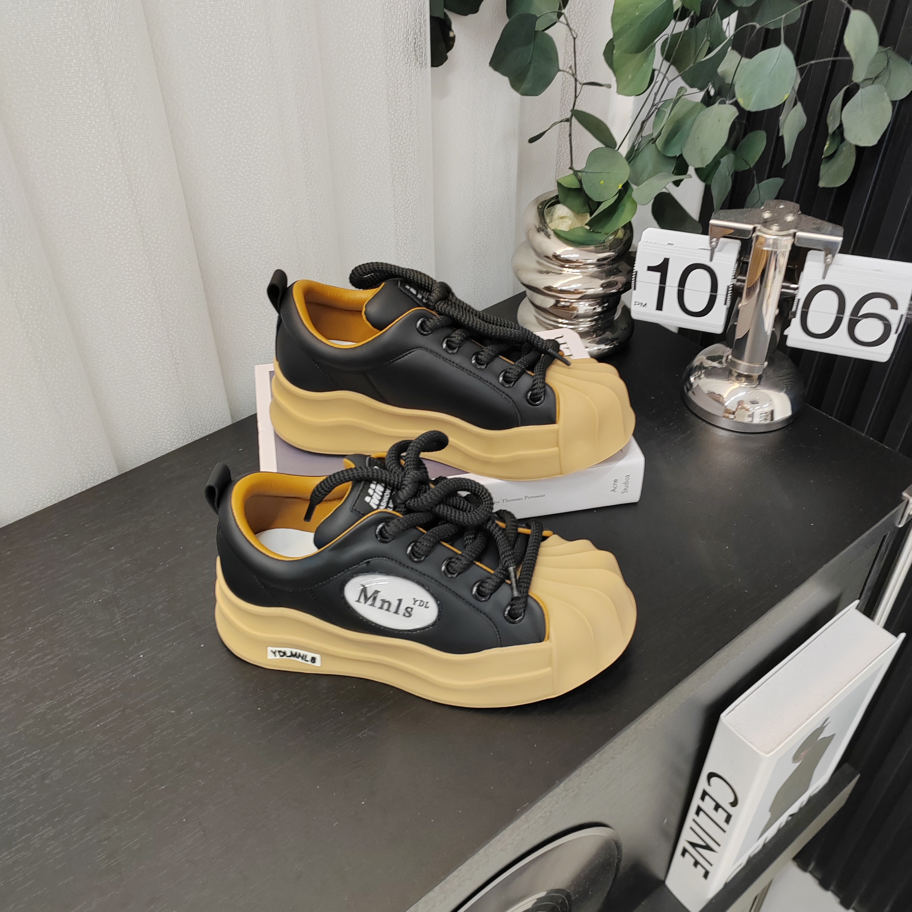 【JOEY】早春新品厚底时尚小众设计师款百搭休闲鞋舒适潮鞋 359-1