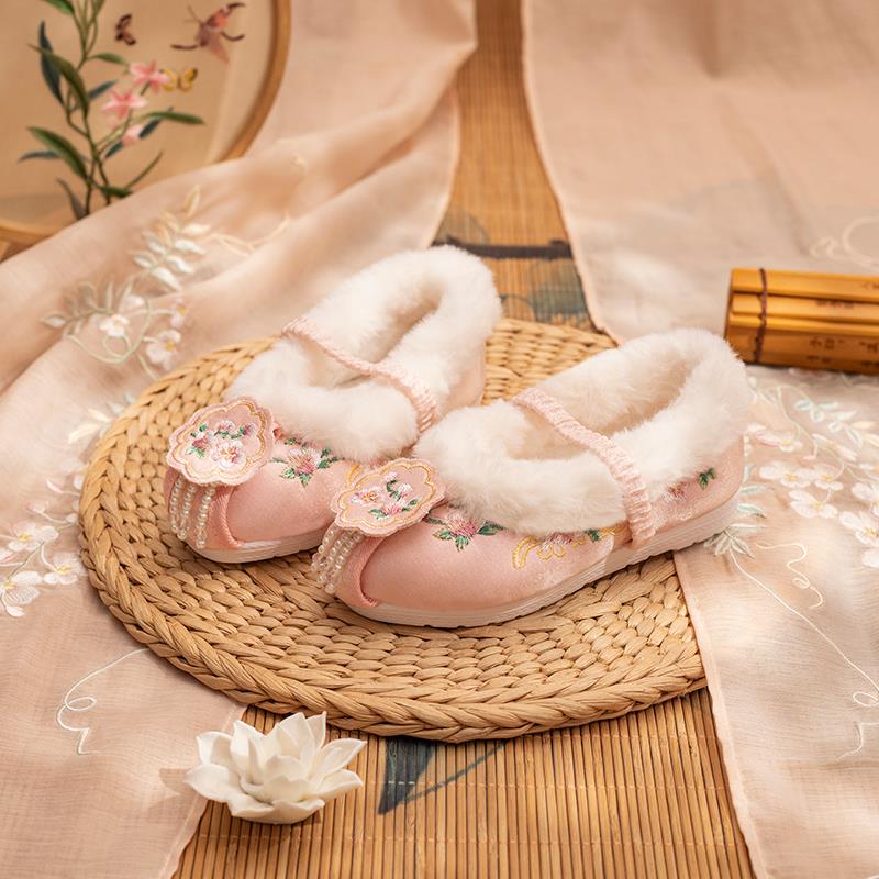 汉服鞋子女童冬新款防滑加绒可爱古风小孩宝宝手工儿童棉鞋绣花鞋