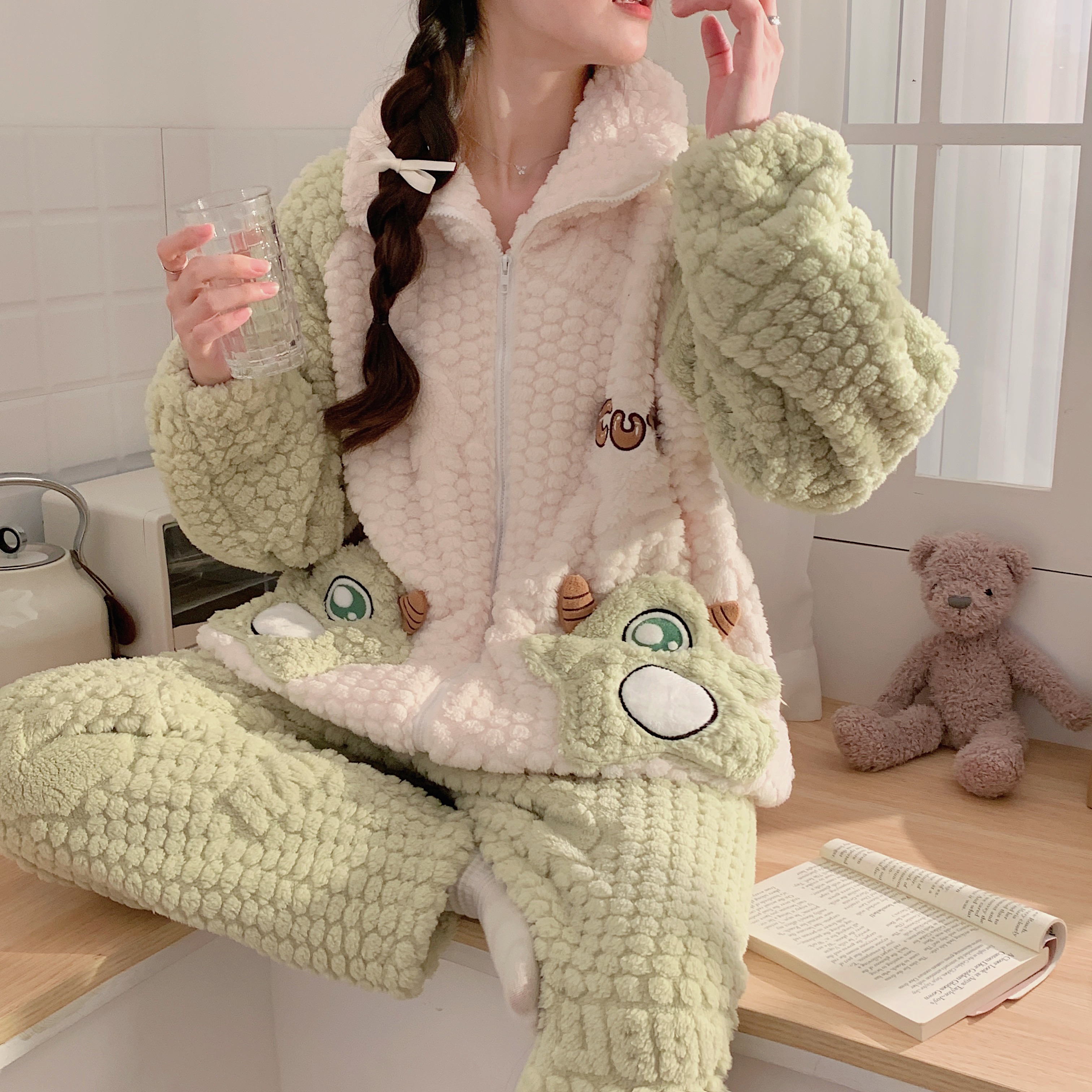 月子服秋冬款珊瑚绒加厚可外穿哺乳睡衣产后孕妇家居服10-12月份