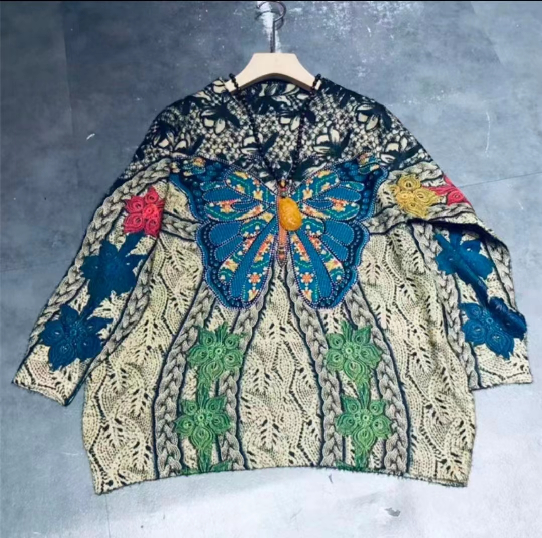 【花香蝶舞】S轻奢圆领时尚蝴蝶烫钻针织衫