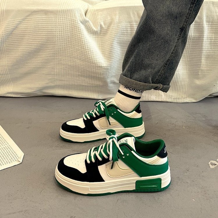 网红爆款厚底休闲运动鞋女春秋2023新款小众百搭超火小白鞋板鞋