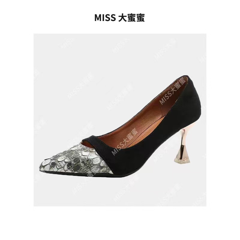 2023年秋冬新款尖头细跟蛇皮拼色羊皮时尚百搭名媛风女鞋