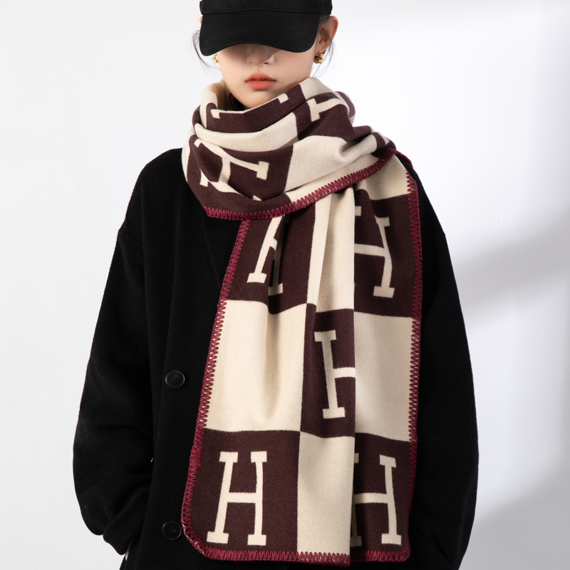 欧美新款仿羊绒围巾女秋冬H字母保暖双面加厚围脖空调毛毯大披肩