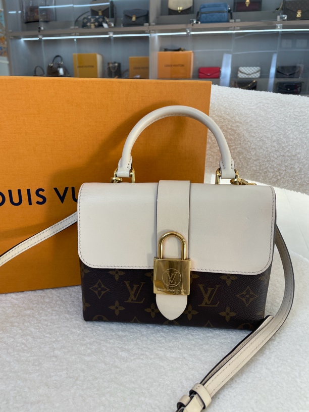 95新 LouisVuitton/路易威登 锁头包小号白色手提斜挎包20cm/A142