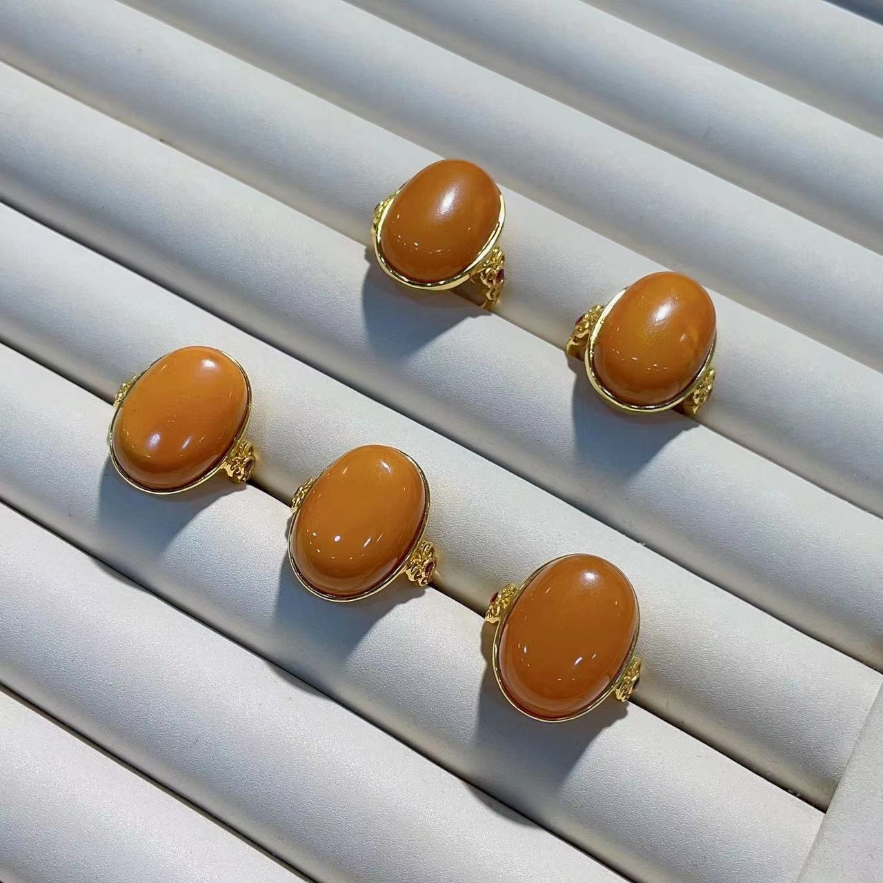 【李哥推荐】925银镶嵌蜜蜡蛋面戒指多样性发一个