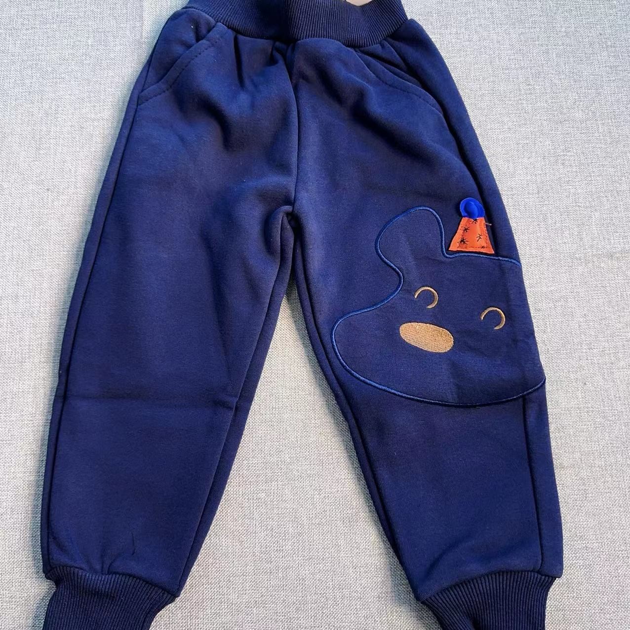 大庆仓  藏青 冬季儿童加绒裤子带红帽蓝圆顶小狗  (2号库）1月2日