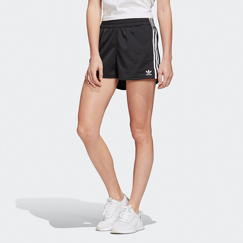 adidas/阿迪达斯三叶草女裤户外运动裤小logo条纹休闲短裤FM2610
