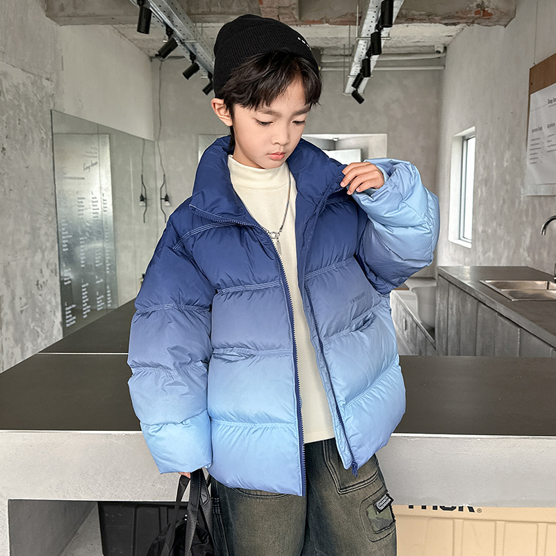儿童冬季渐变色羽绒服男童2023新款中大童白鸭绒加厚立领蓝色外套