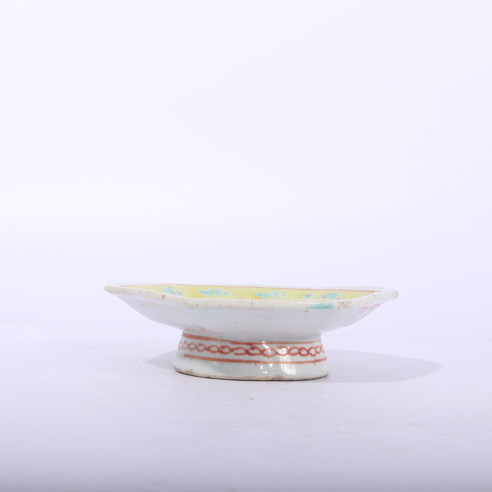 粉彩团花六方高足盘11-562