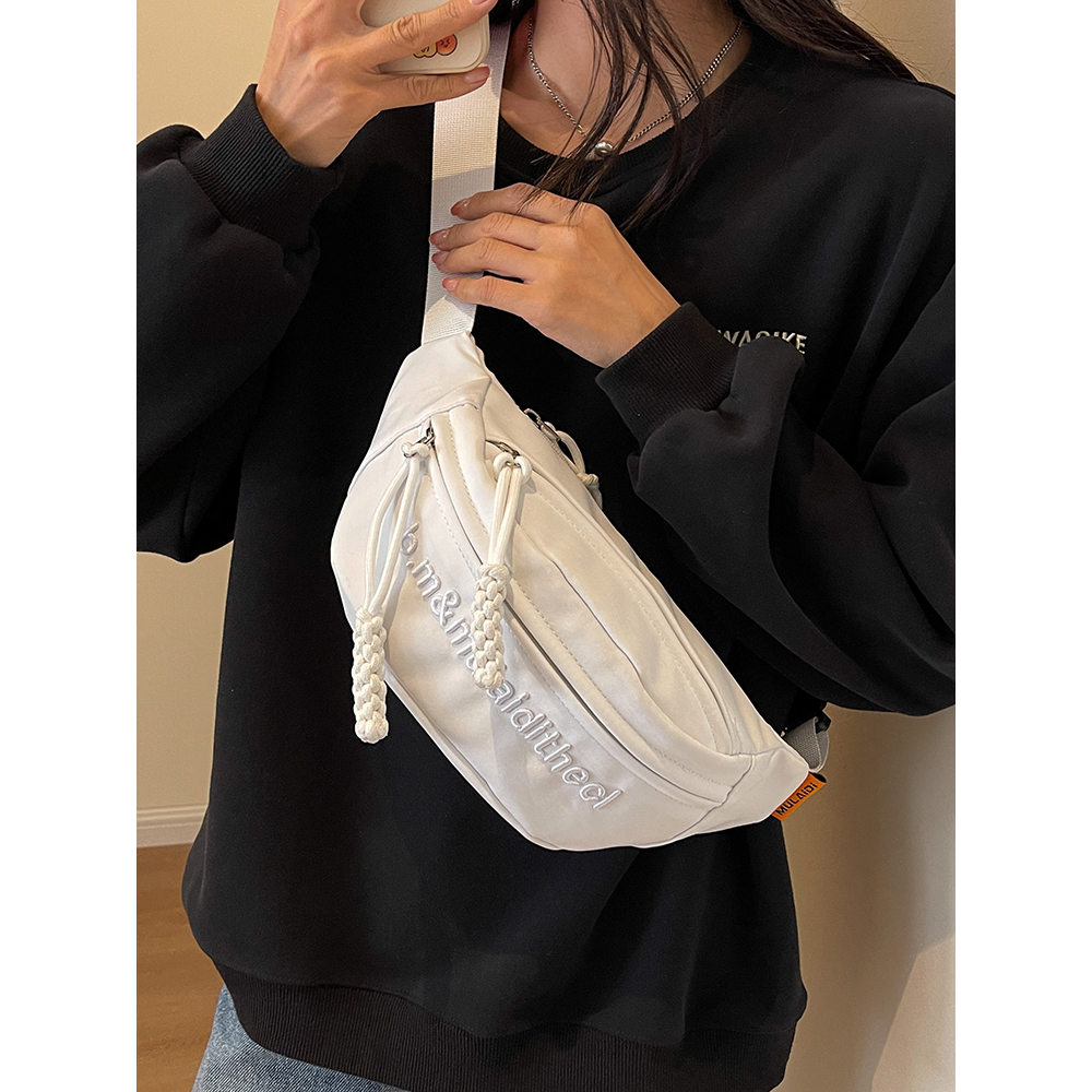 高级感包包女包2023新款小众设计斜挎包网红爆款超火ins胸包腰包