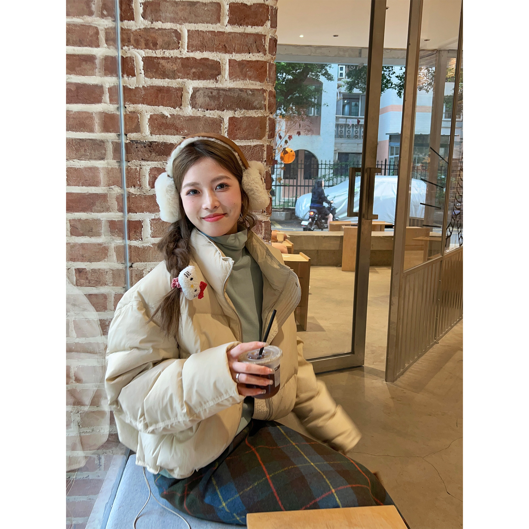 韩版简约风纯色气质立领加厚保暖外套冬季休闲百搭面包服外穿上衣