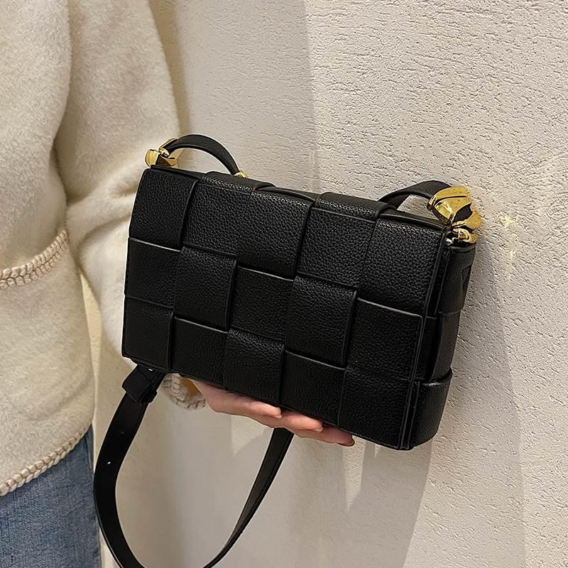 春夏小众设计小包包2023新款高级感复古斜挎包女包时尚编织小方包