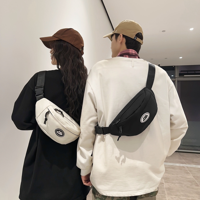 手机腰包潮牌男士胸包日系简约轻便单肩小背包女休闲运动斜挎包男