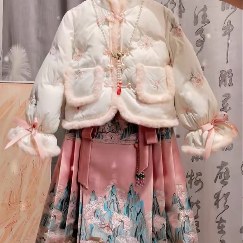 女童马面裙套装秋冬款2023新款儿童加厚款年服女大童唐装汉服冬装