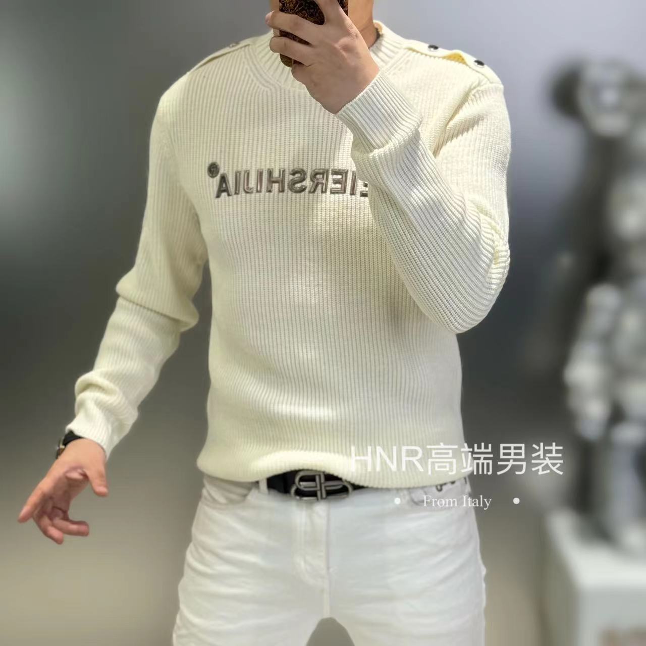 个性肩扣装饰字母图案新款高端男士时尚潮流百搭圆领套头针织衫