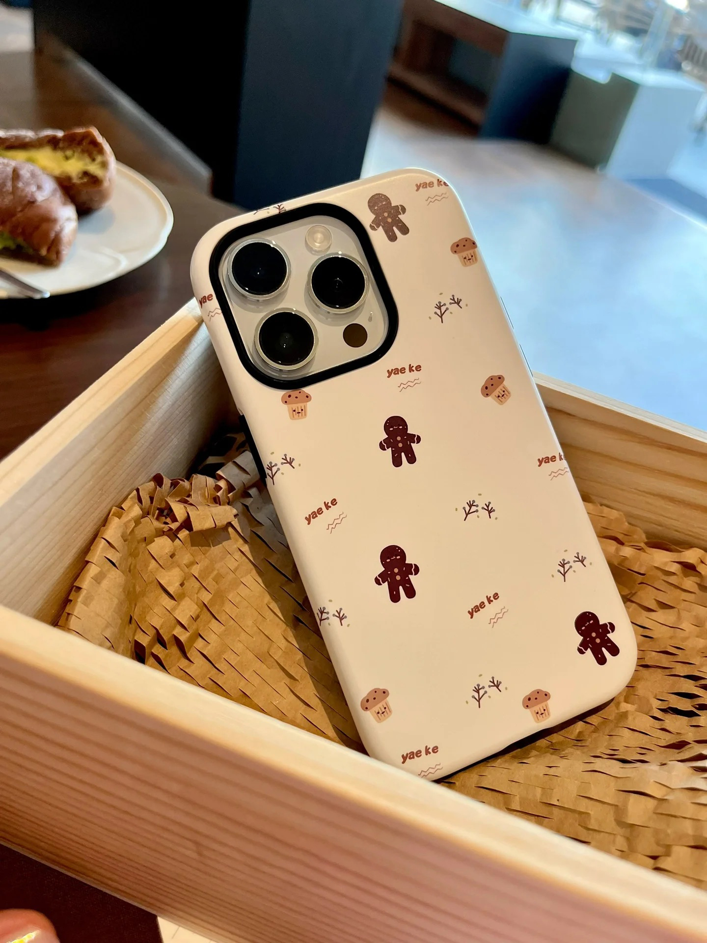 巧克力姜饼人iPhone13苹果14手机壳XR可爱15潮款12promax防摔11硬