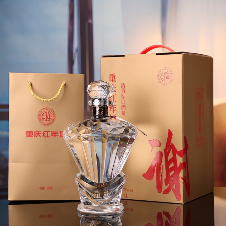 HONGNIAN/红年重庆·红年谢酒52度清香，高端优级纯粮食酒！52度1500