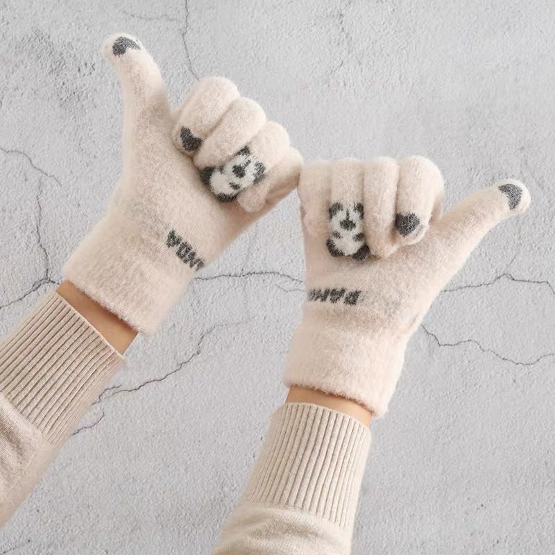 小熊猫秋冬季手套女款卡通分指ins防冻骑车防滑毛线触屏秋冬季