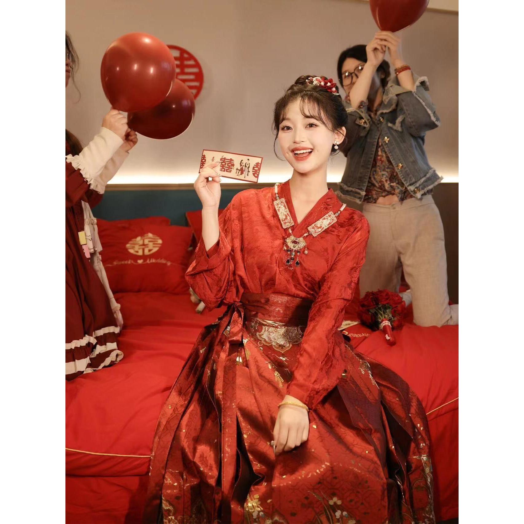 新中式国风回门订婚可以上班穿的裙敬酒婚服新娘新款马面裙套装女