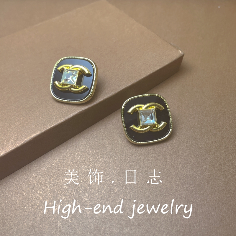 铜合金合成锆石耳饰 合成锆石耳饰  高端定制法式轻奢耳环女k84