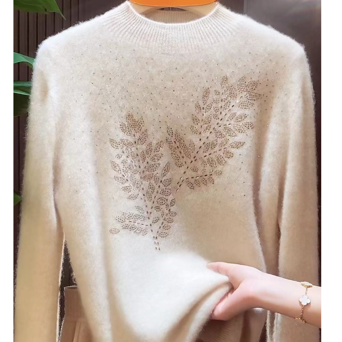超级温柔减龄款~100纯羊毛衫半高领重工烫钻树叶一线成衣针织衫