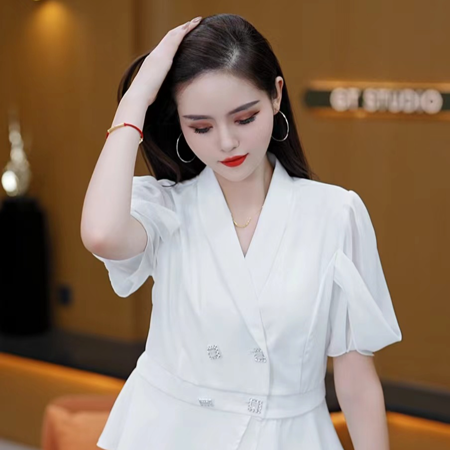 夏季网红爆版设计师款小众轻奢气质显瘦时尚女神半袖＋阔腿裤两件