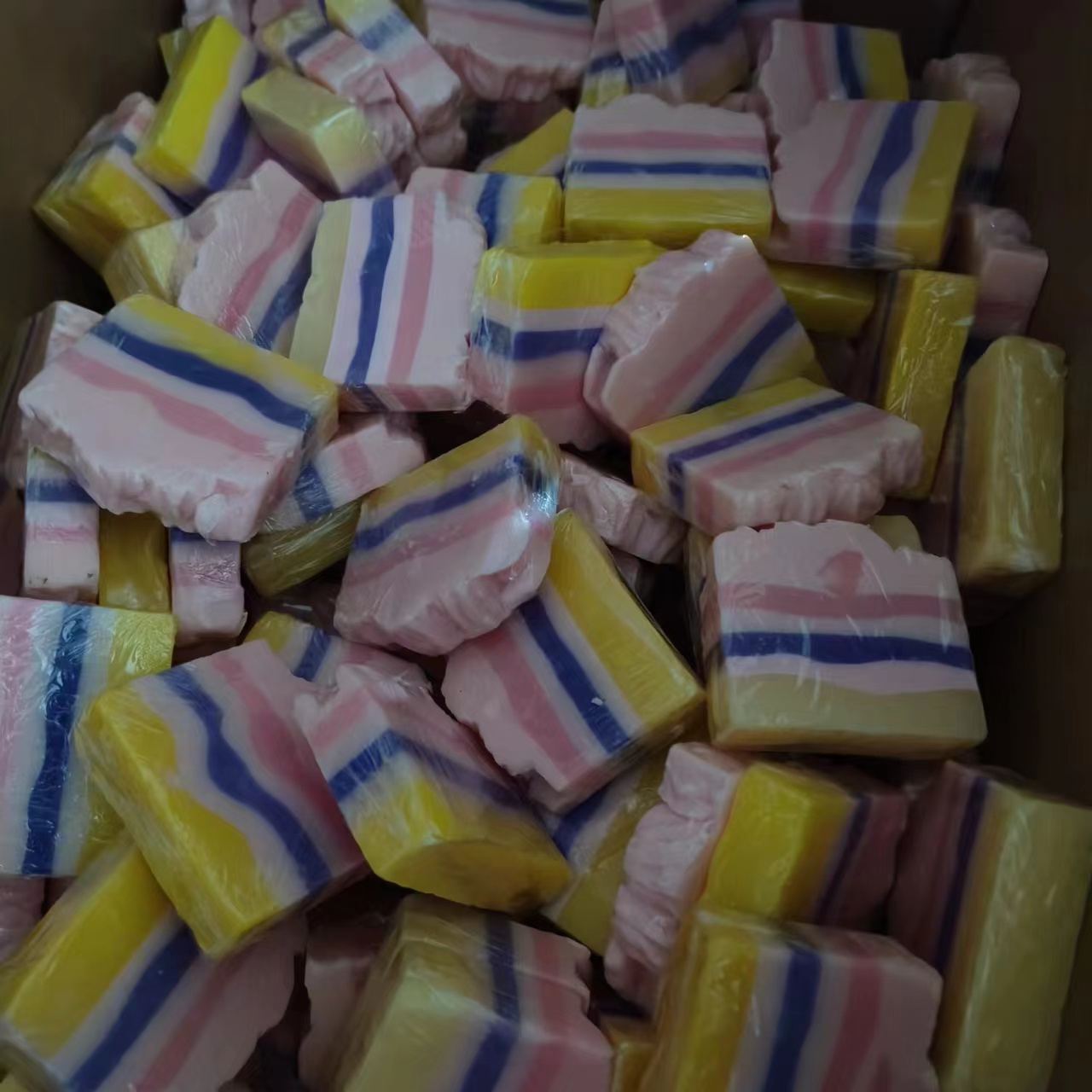准新品  【20-007】手工精油彩虹皂