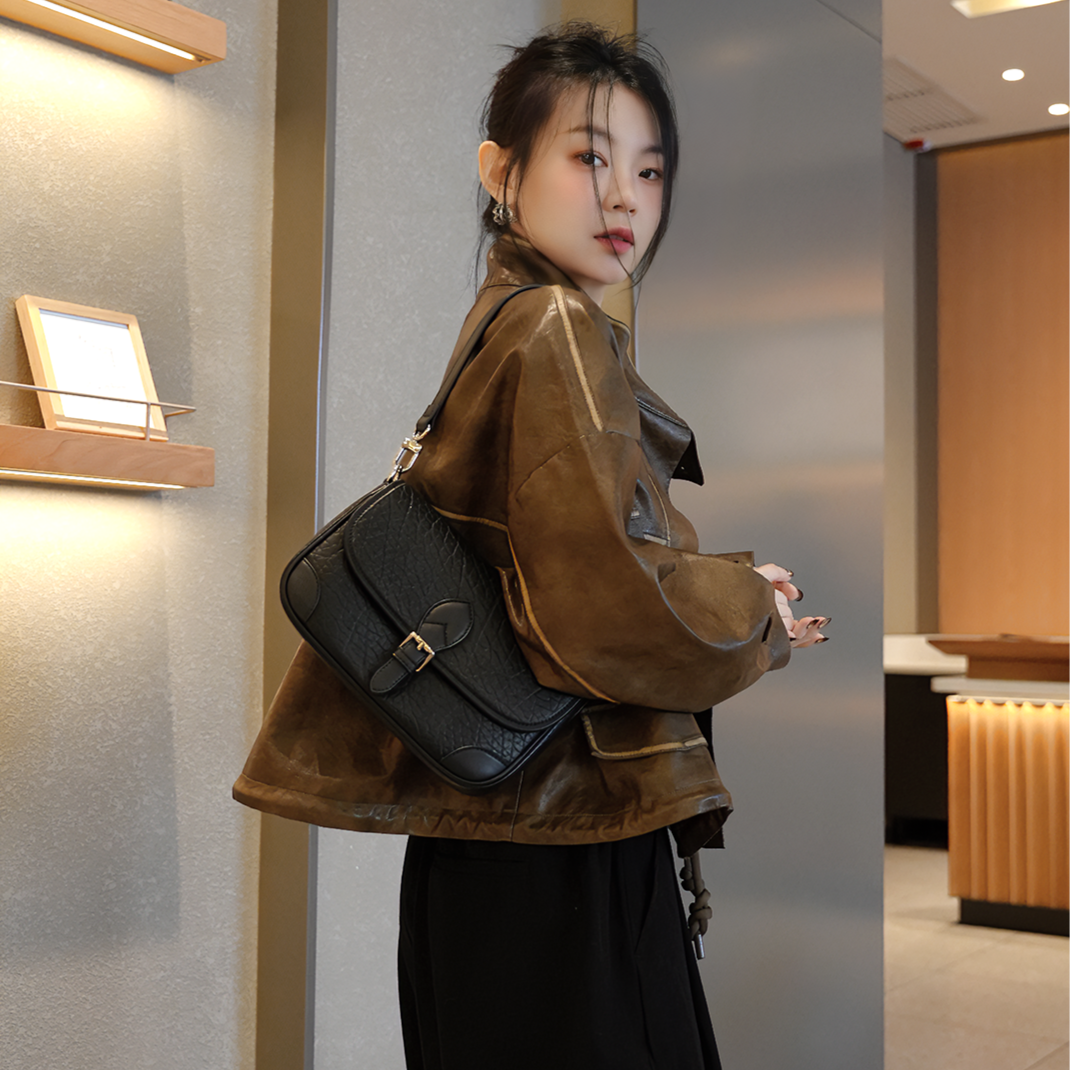 【CEFIRO · 塞飞洛】经典女士大象纹斜跨包 WGG-1FA729