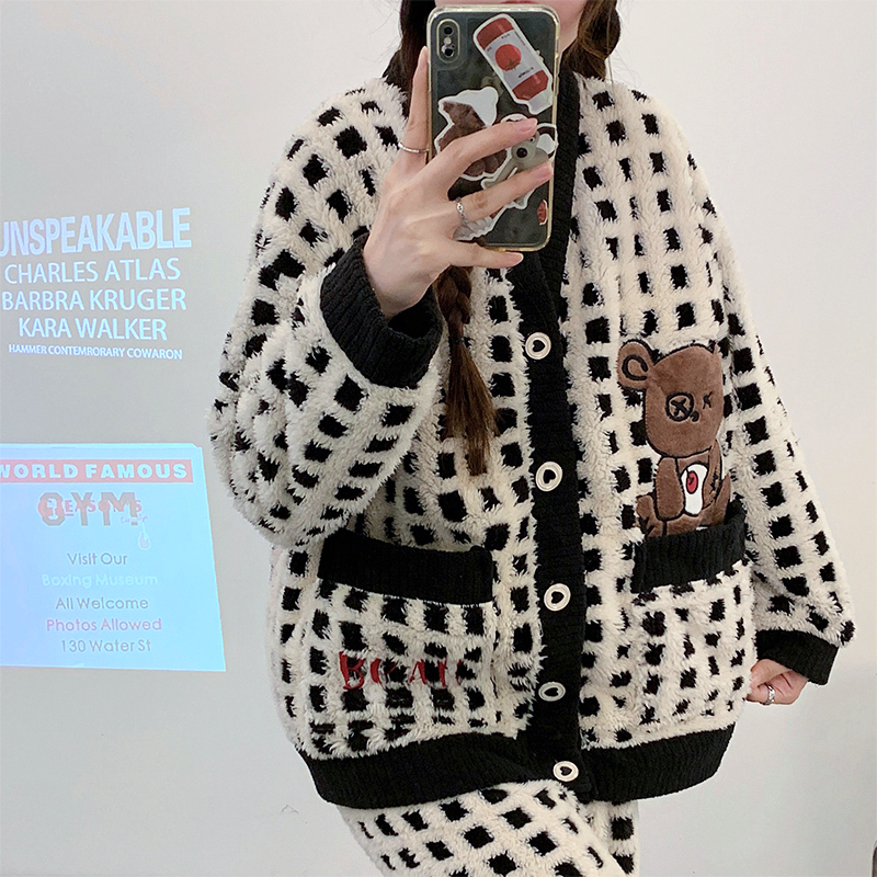 淘挚爱冬季新款珊瑚绒格子V领长袖套装睡衣女家居服套装HC007