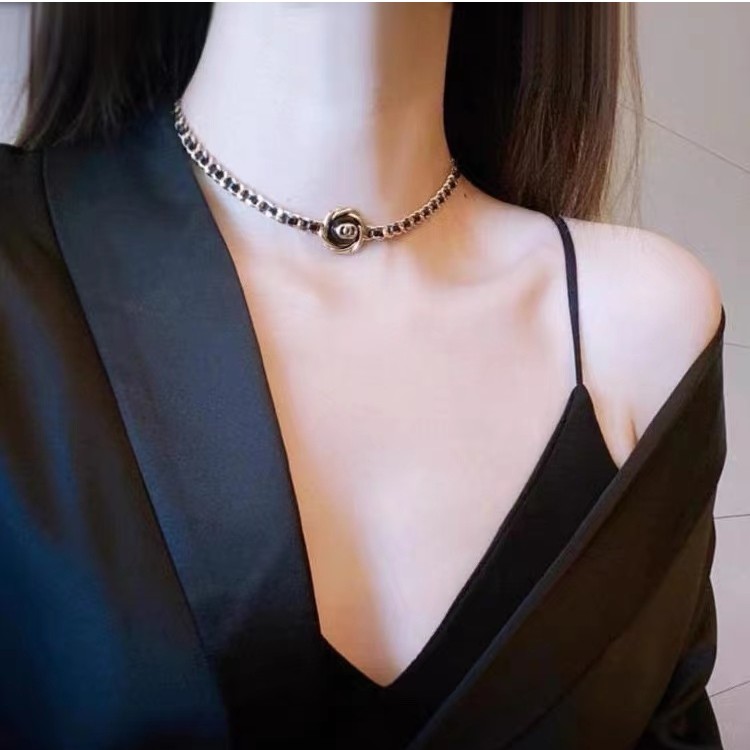 卡兰朵 铜皮质项链 皮革编织小香风钮扣式短颈带项链项圈锁骨链女