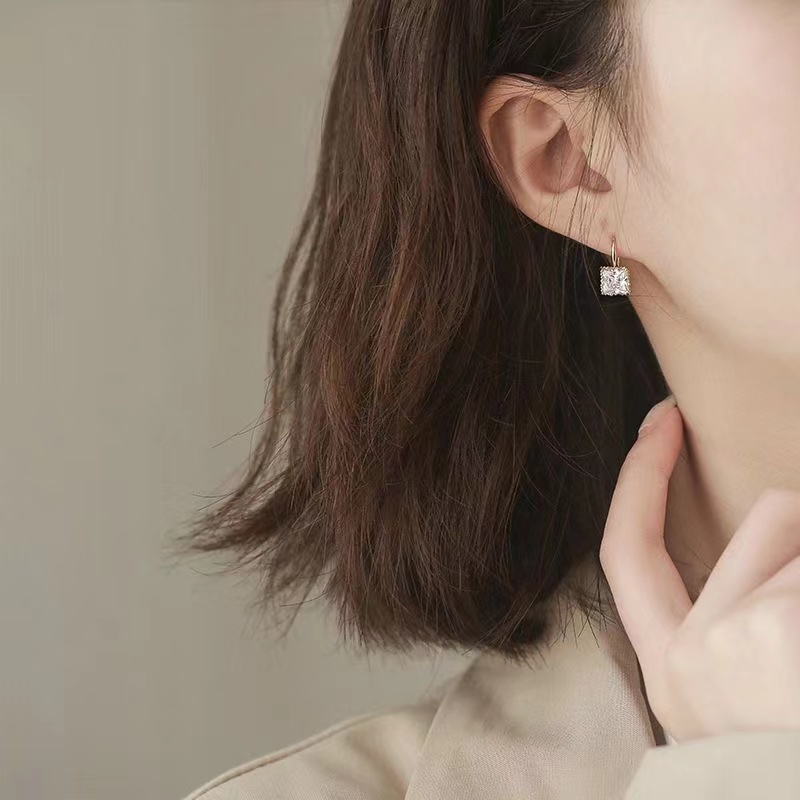 青桐 合金耳饰 几何设计感方块耳环女简约气质短款精致个性耳饰
