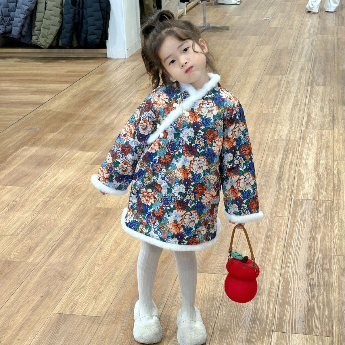 《小婕家》2024冬季新款童装女童复古花朵夹棉旗袍旗袍裙拜年服年服
