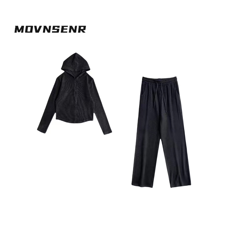 MOVNSENR「不用搭配」膨体依斐丝连帽开衫阔腿裤套装 GS025T