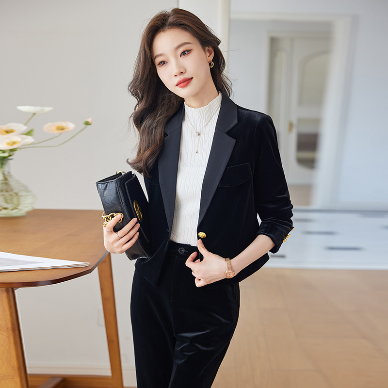 金丝绒西装套装女秋冬新款高端大气上档次气质小个子短款西服外套