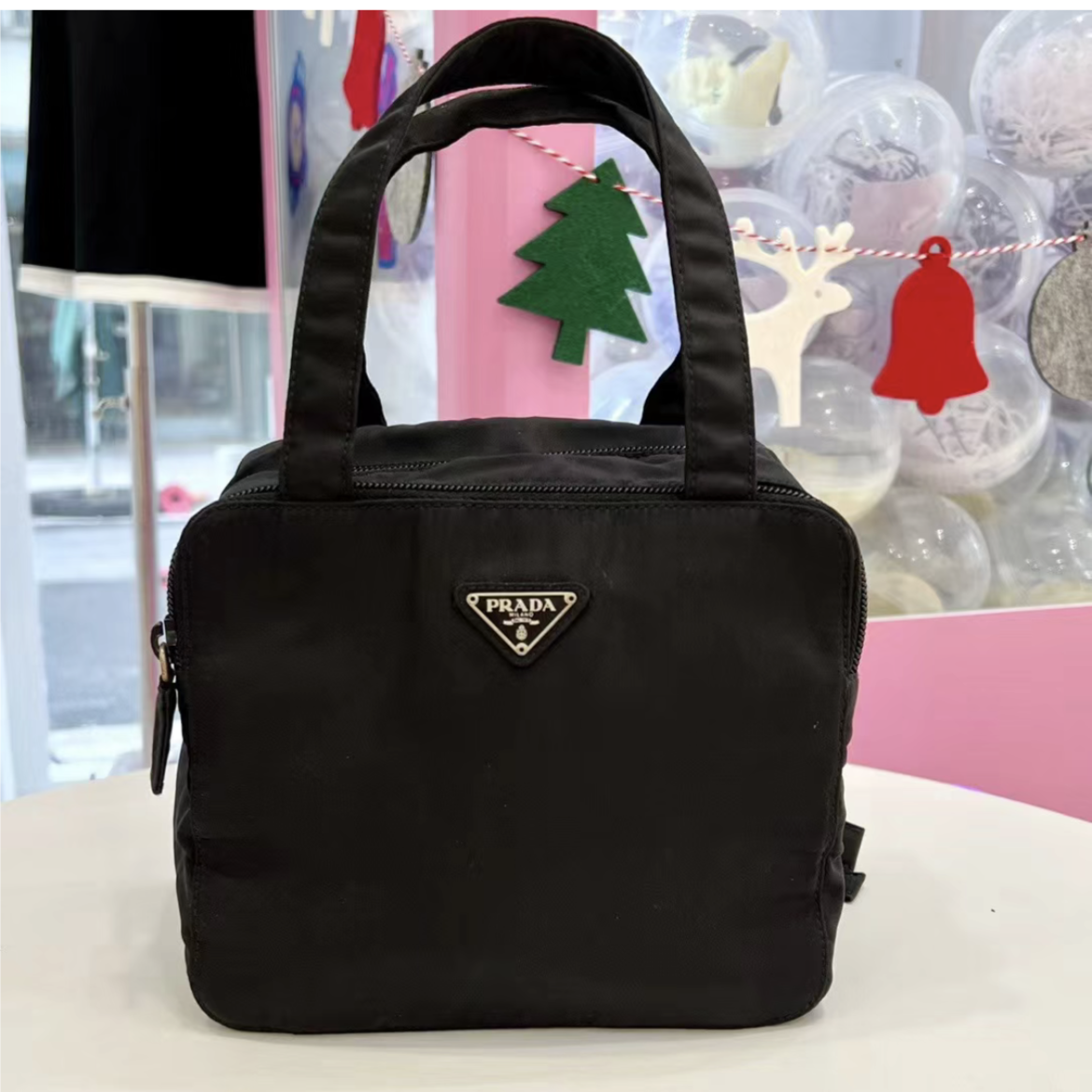 95新 Prada/普拉达 化妆包  小饭盒型