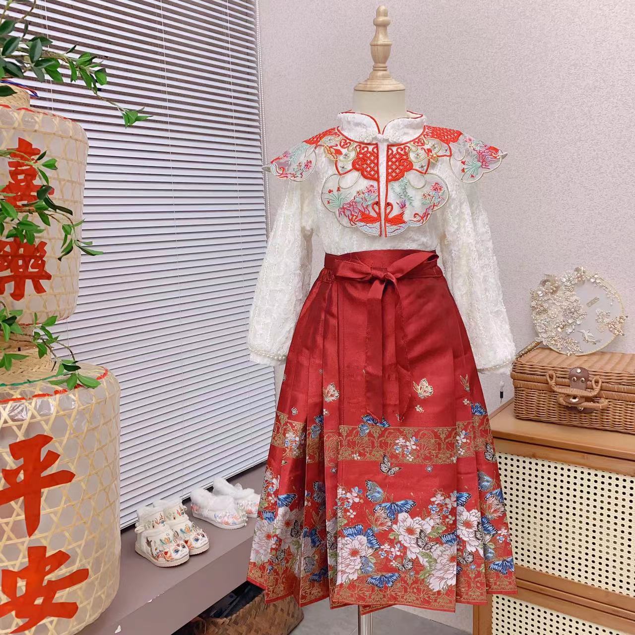 【引蝶词加绒红】星小爸儿童织金绣花马面裙套装中国风复古刺绣套装