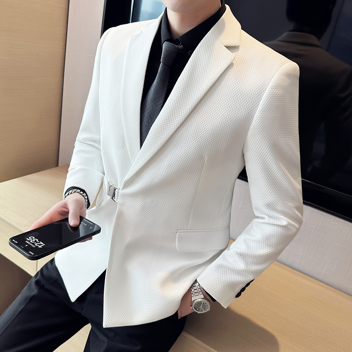 华夫格休闲西装外套男士春秋款2023爆款高级感英伦风时尚搭扣西服