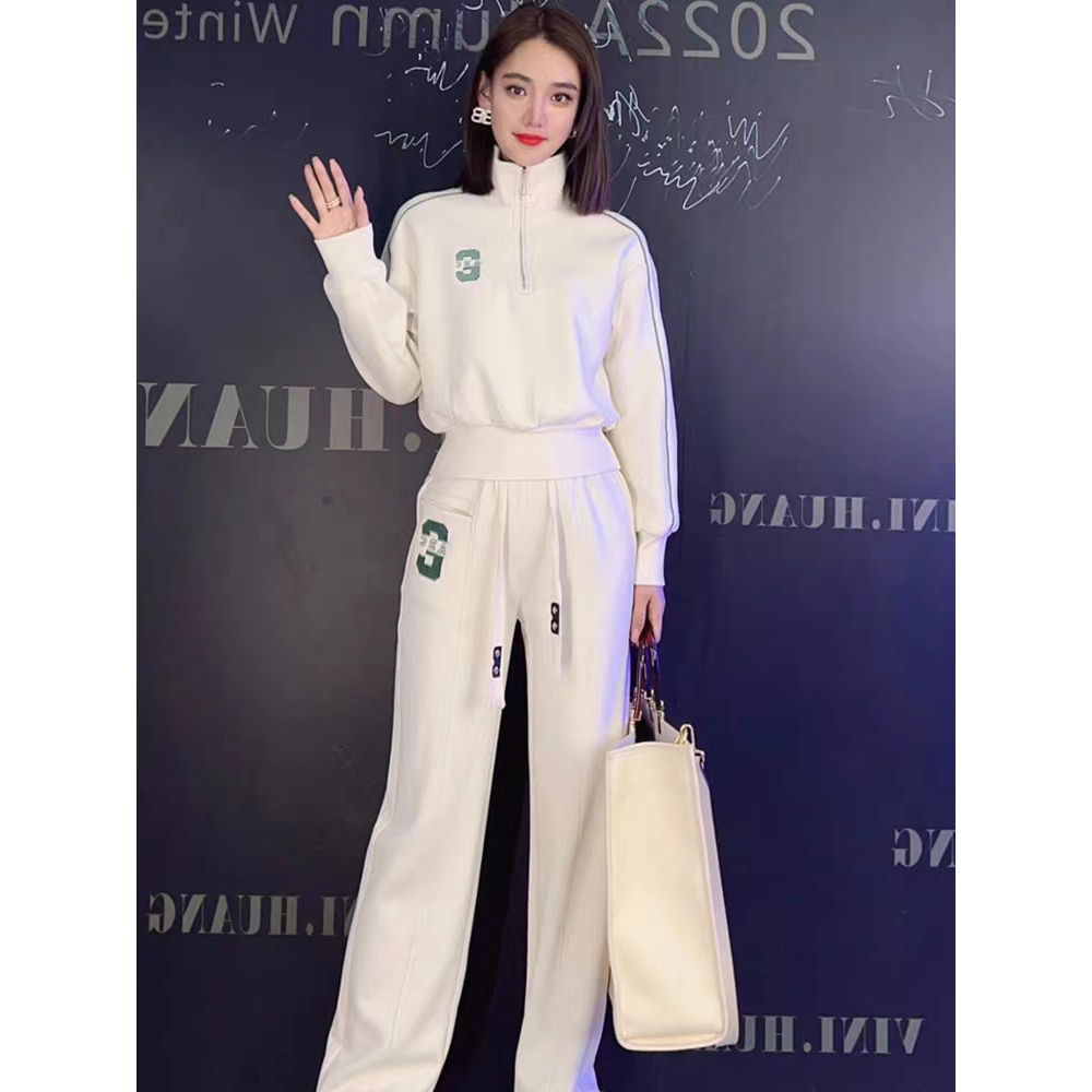 线下779！懒人穿搭！秒变时髦精~个性字母设计立领休闲套装L71268