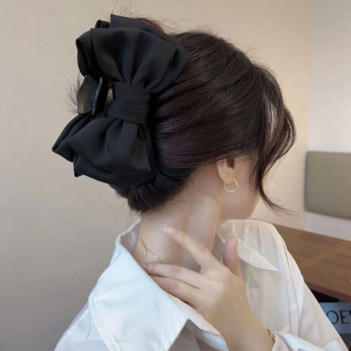 新娘蝴蝶结发夹简约公主头饰在逃公主大抓夹高级质感缎面双层韩版